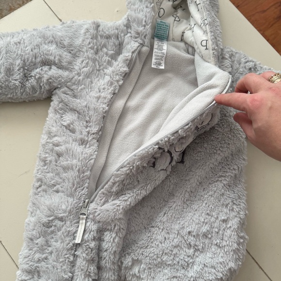 Disney Baby Winnie the Pooh Soft Fleece Faux Fur Grey Bunting Sherpa Romper - Picture 6 of 7